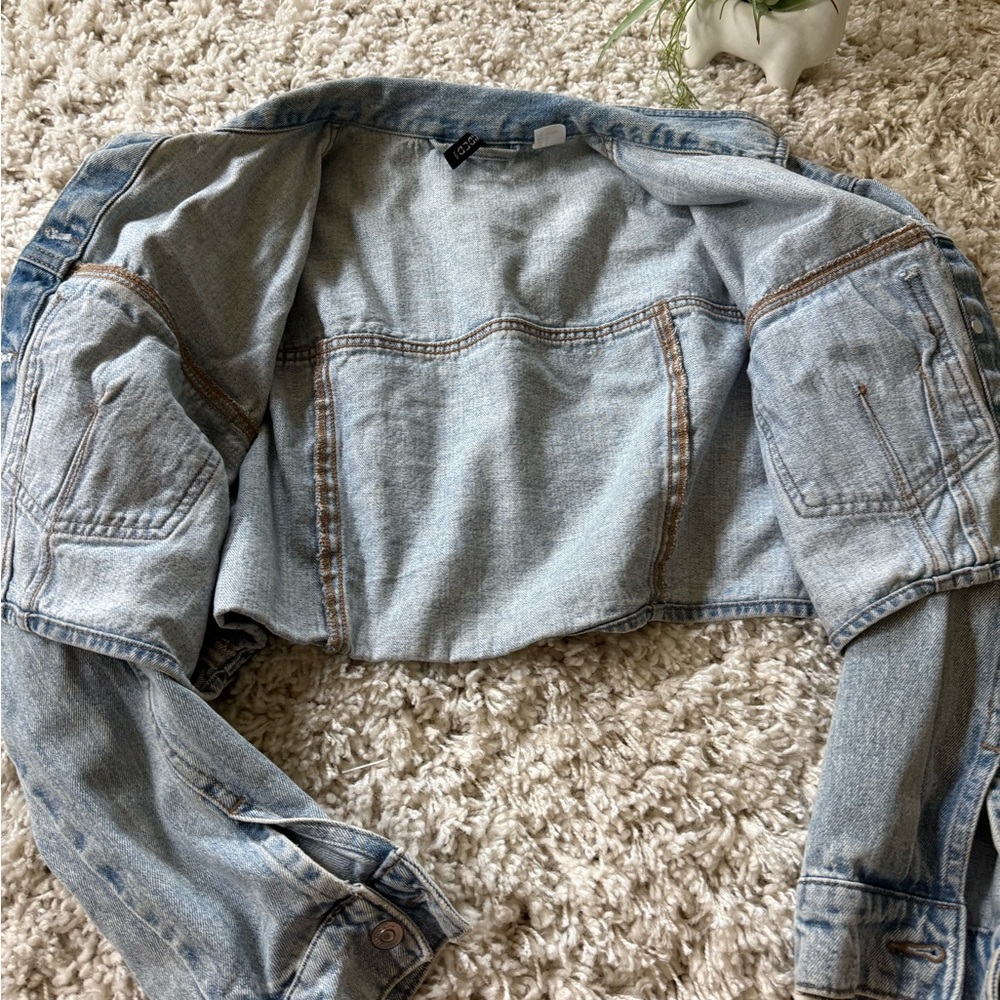 Blue H&M divided super cute denim cropped spring light wash jacket - Picture 5 of 7
